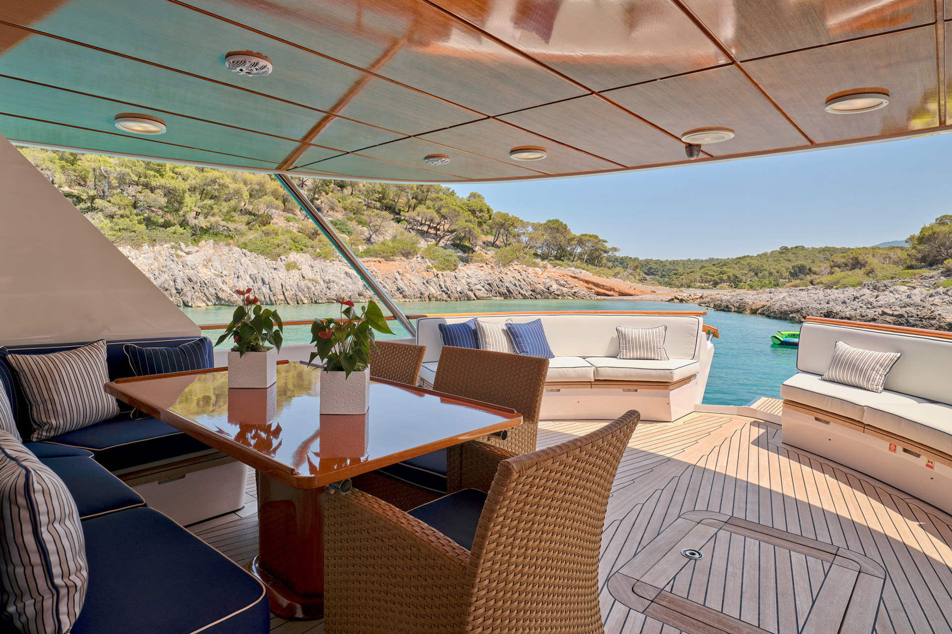 Deck Image Gallery Luxury Yacht Browser by CHARTERWORLD Superyacht
